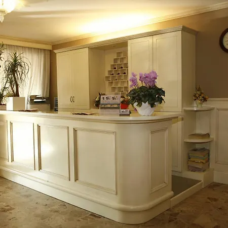 Ezzelino Hotel San Zenone