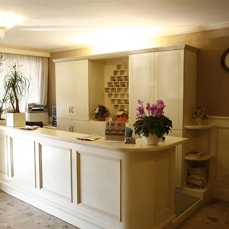 Ezzelino Hotel San Zenone